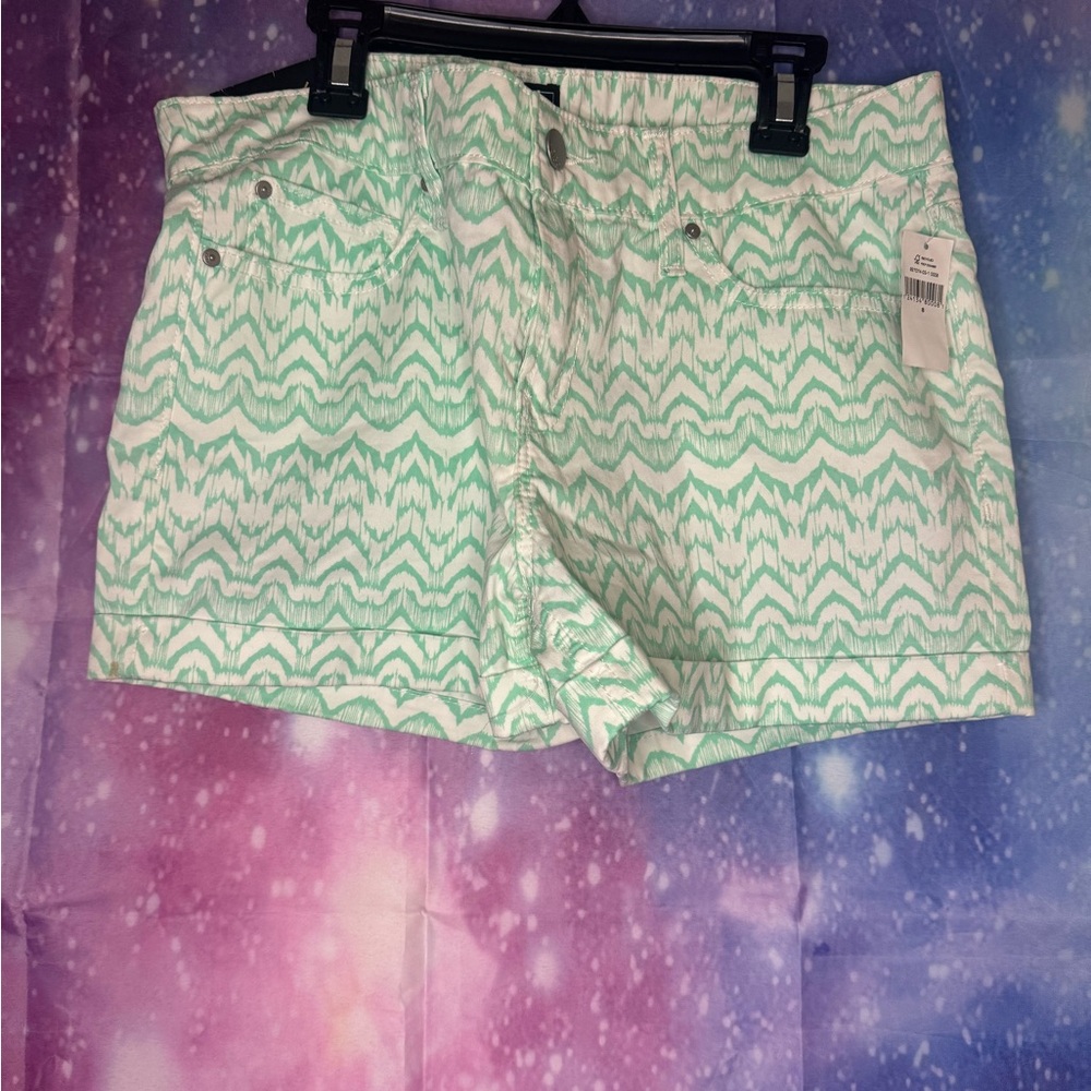 New gap outlet shorts 🛍